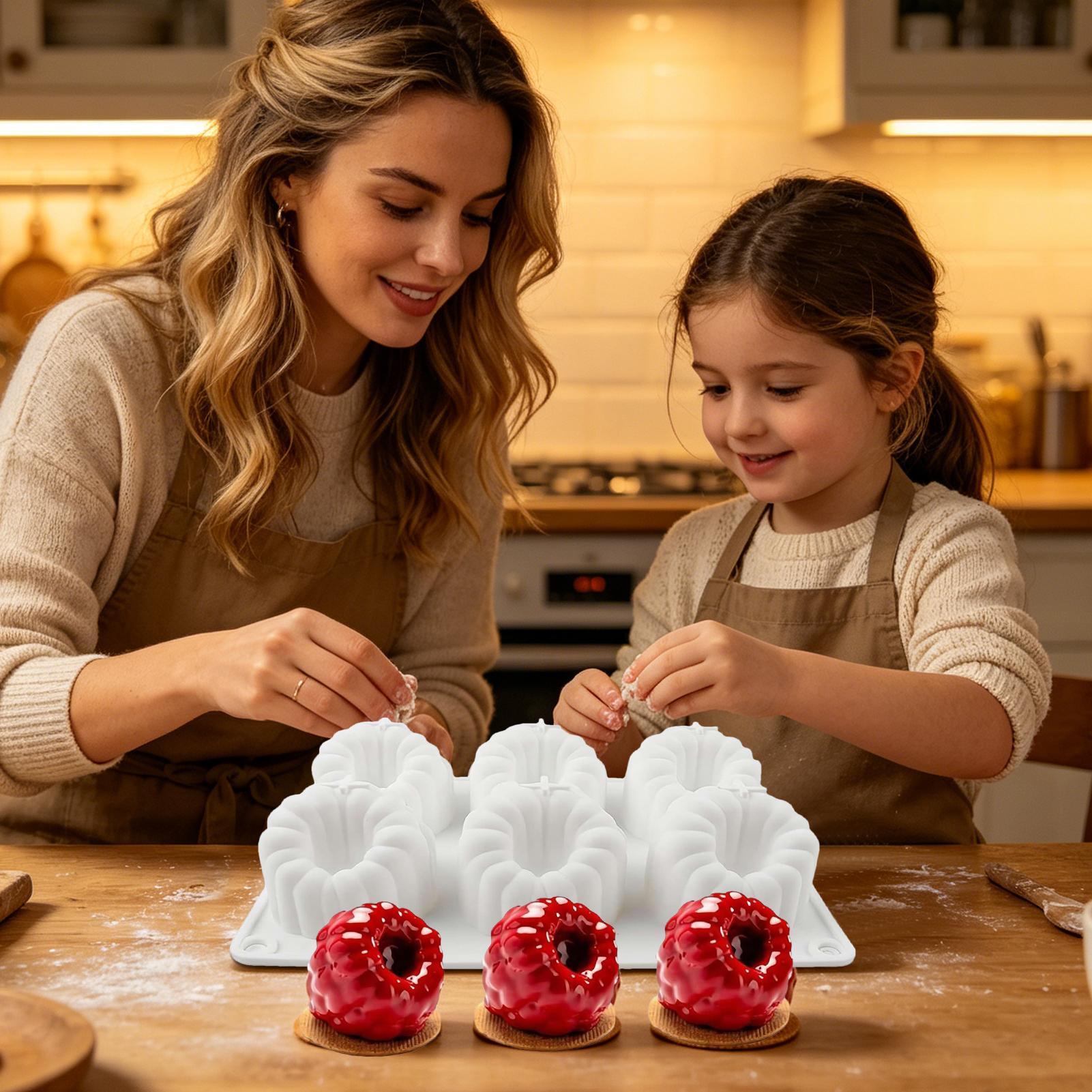 قالب سيليكون على شكل توت العلي - مراجعة Kitchen Bakery وسعره